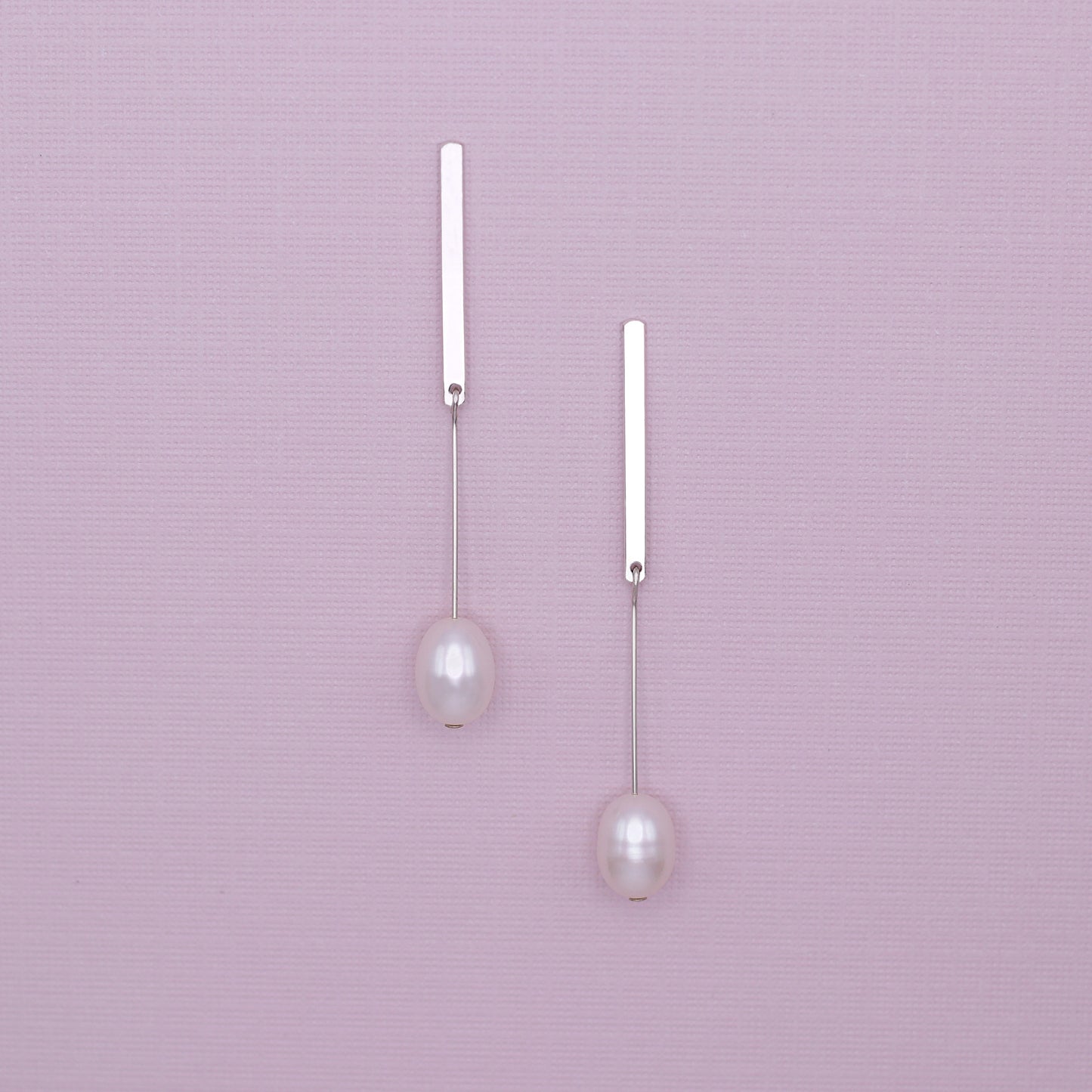 PENDULUM PEARL EARRINGS - SILVER