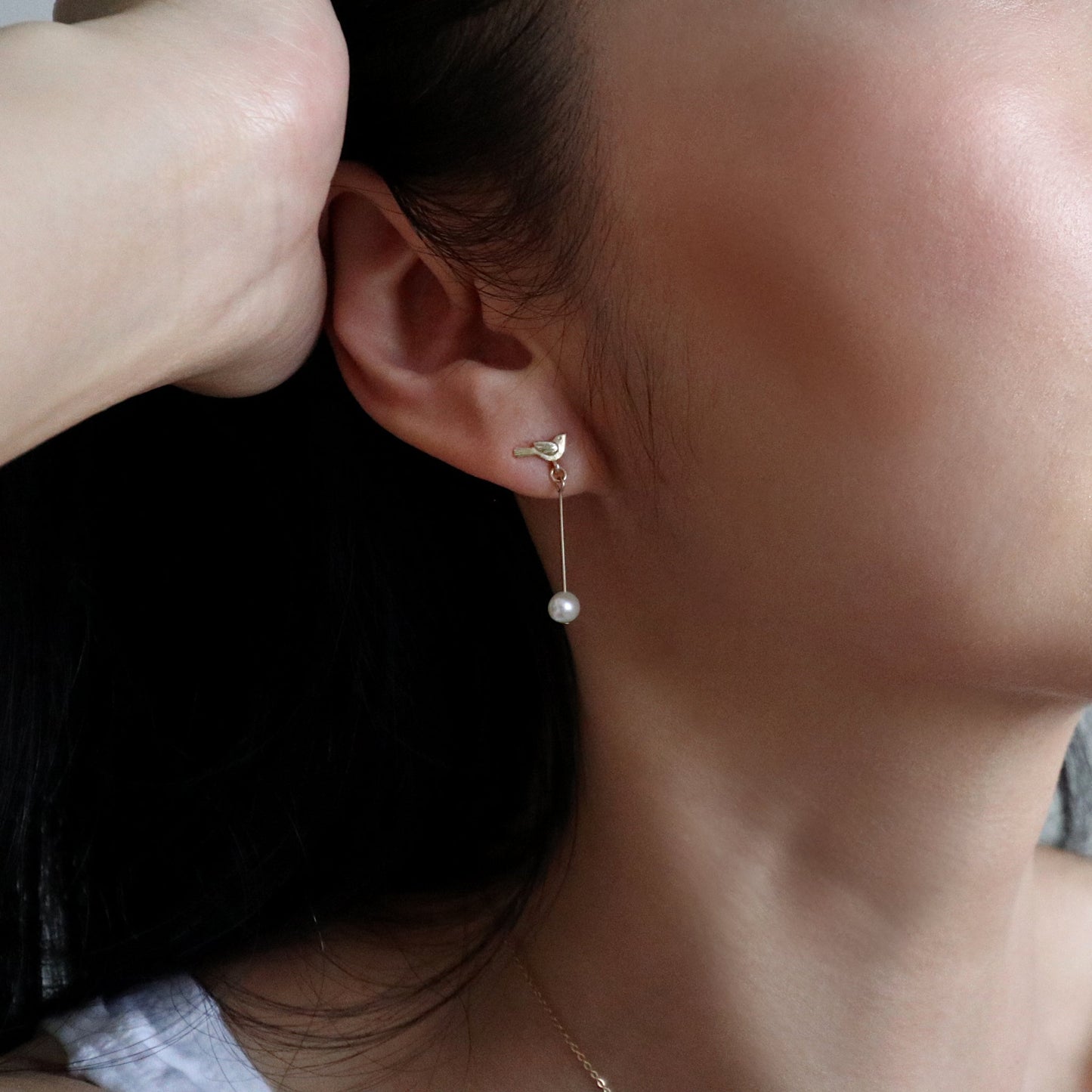 MINI BIRDIE SWING EARRINGS - GOLD