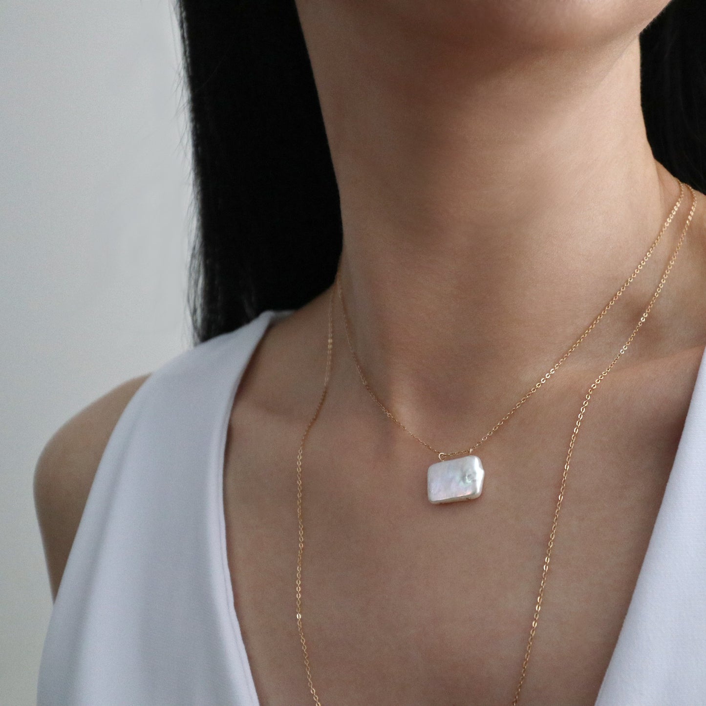 RECTANGULAR PEARL NECKLACE - GOLD