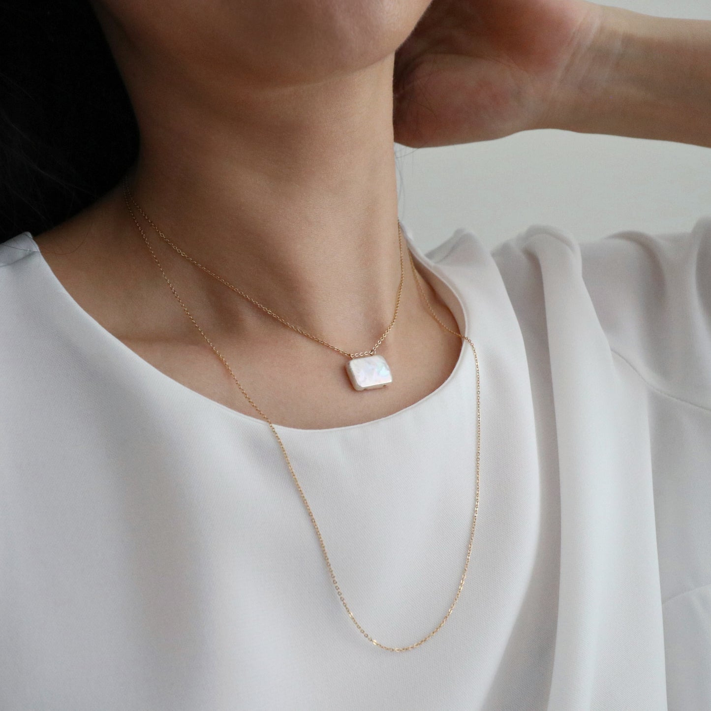 RECTANGULAR PEARL NECKLACE - GOLD