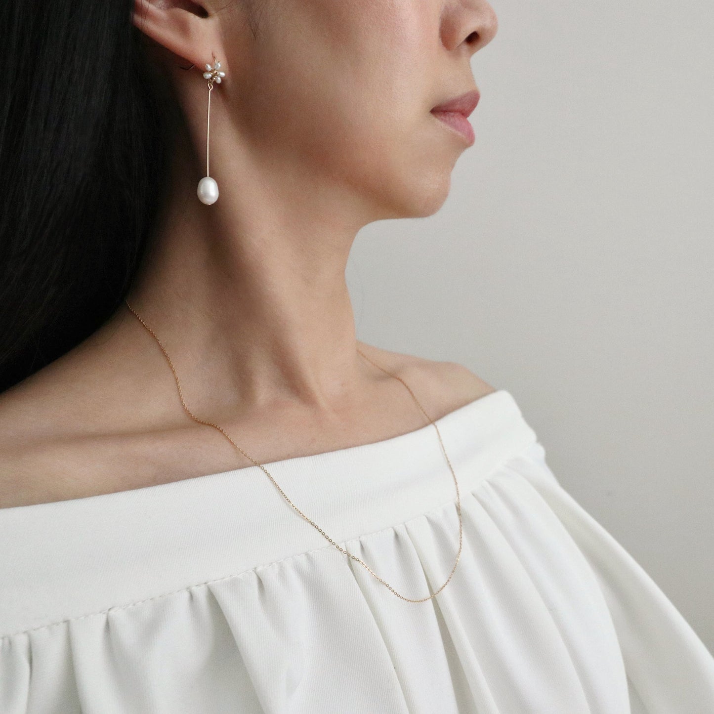 FEATHERWEIGHT LONG NECKLACE - GOLD