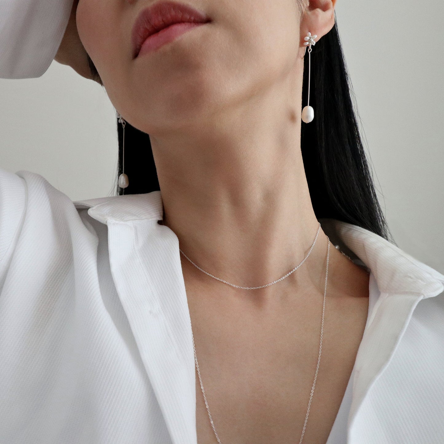 FEATHERWEIGHT LONG NECKLACE - SILVER