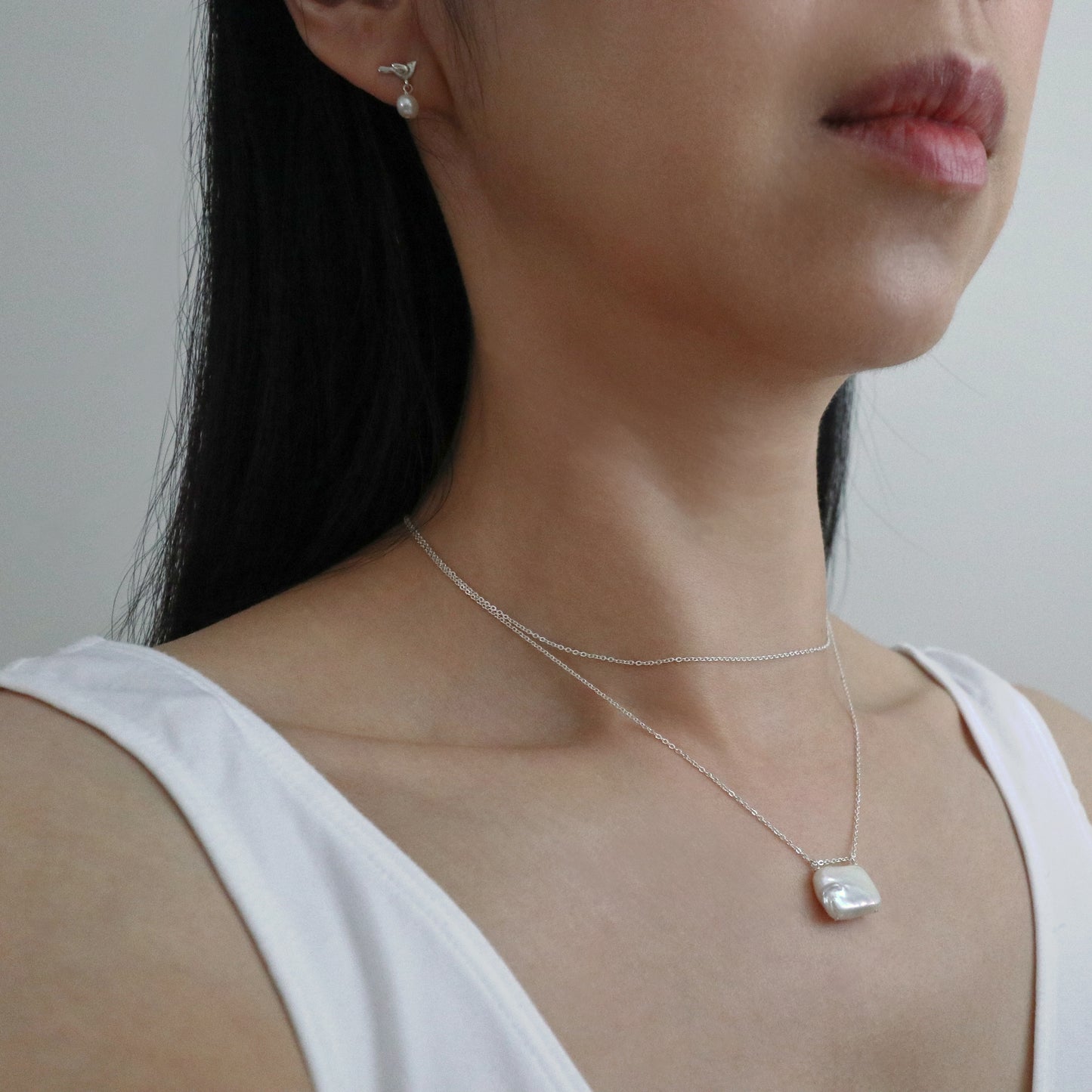 RECTANGULAR PEARL NECKLACE - SILVER