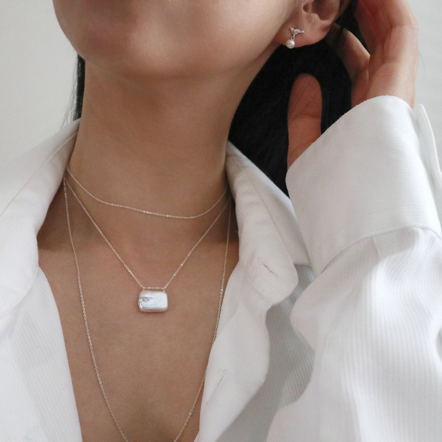 FEATHERWEIGHT LONG NECKLACE - SILVER