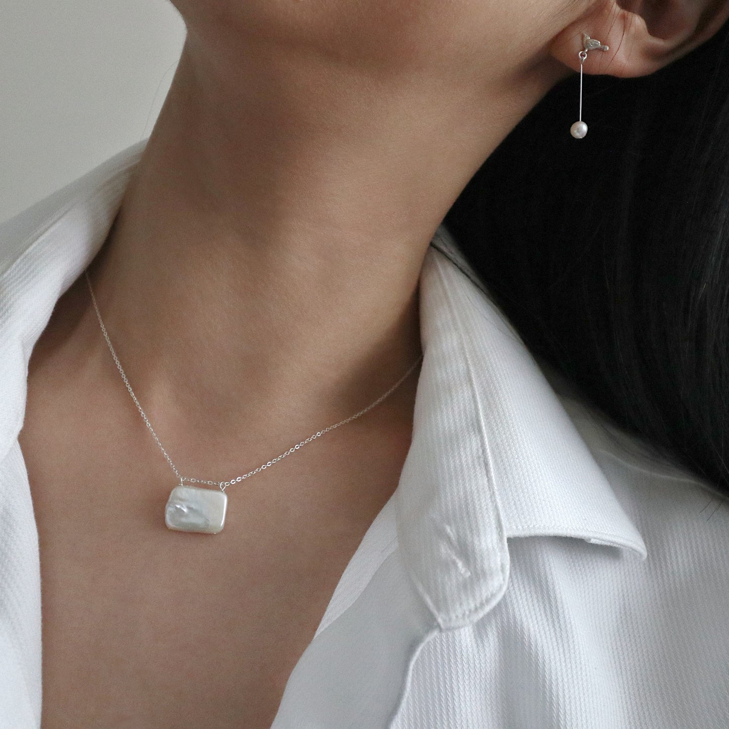 RECTANGULAR PEARL NECKLACE - SILVER