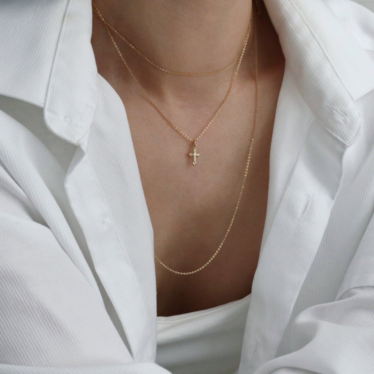 FEATHERWEIGHT LONG NECKLACE - GOLD