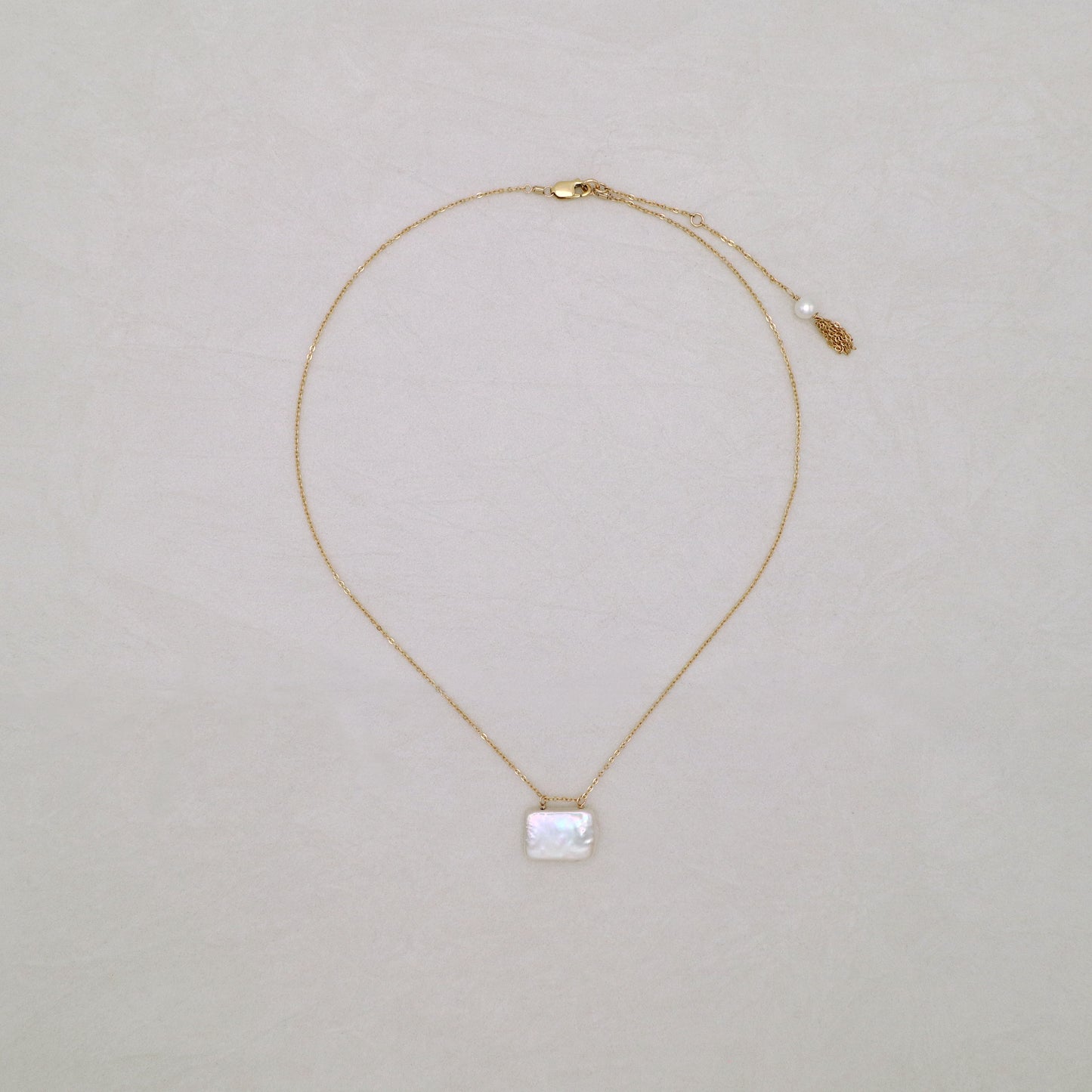 RECTANGULAR PEARL NECKLACE - GOLD