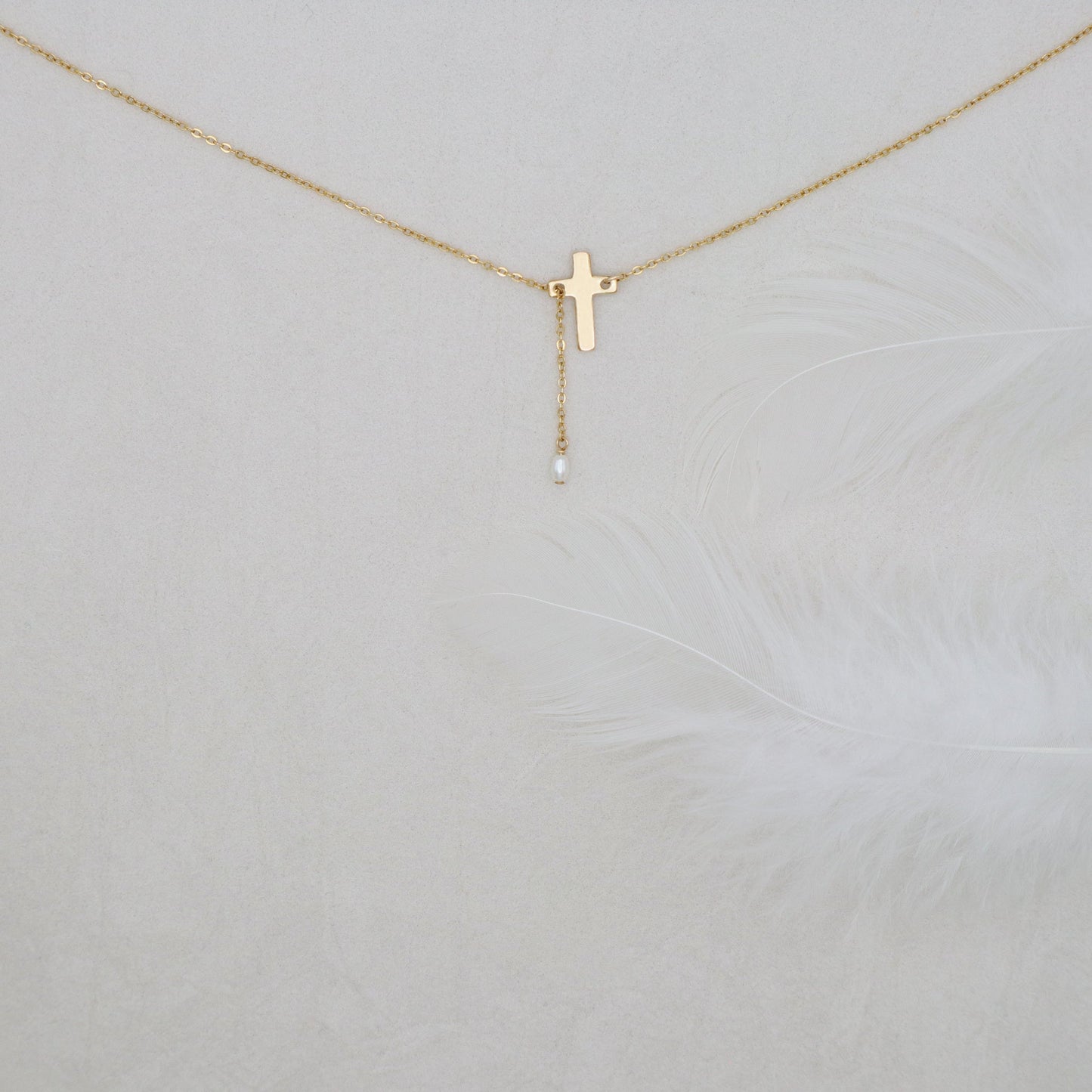 MINI CROSS LARIAT NECKLACE - GOLD